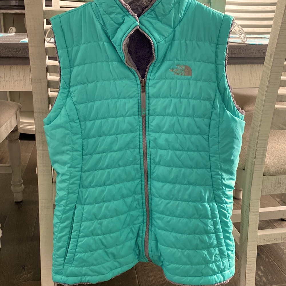 North Face girls reversible Mossbud quilted vest